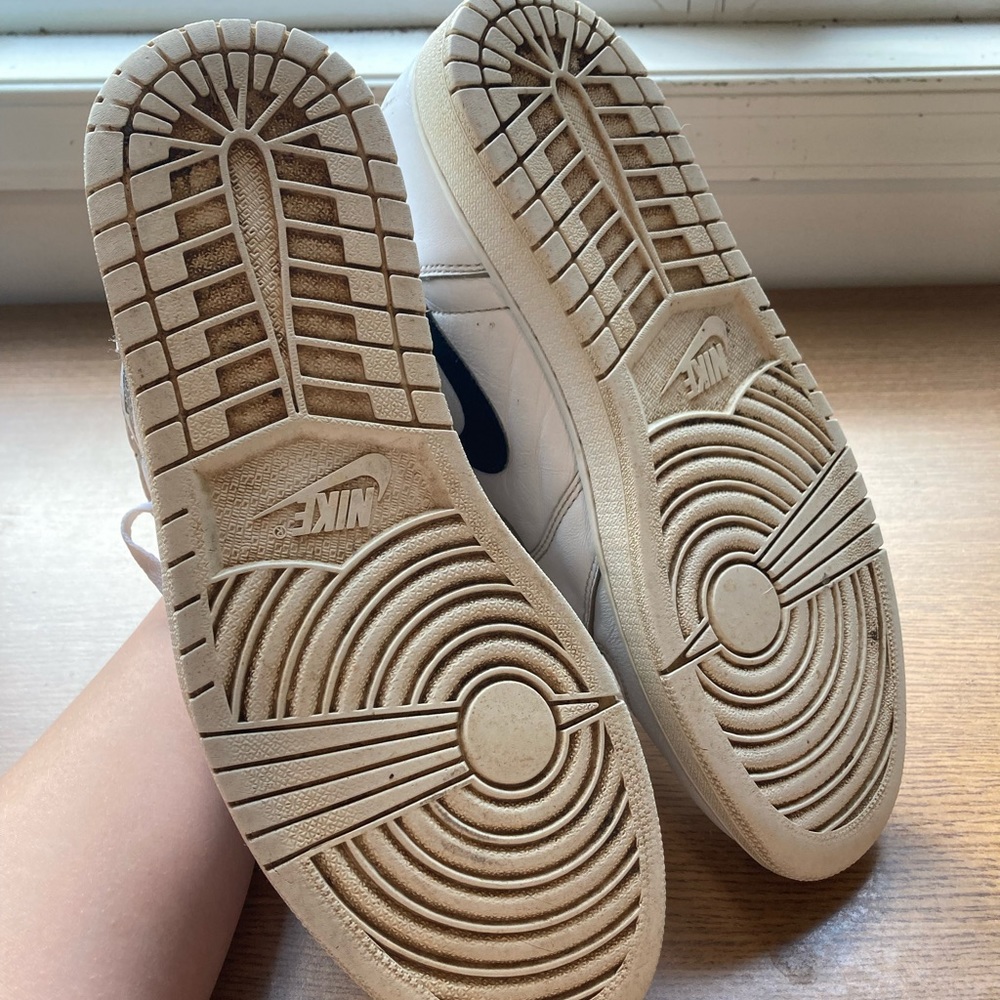 Jordan 1 Yin Yang - image 4